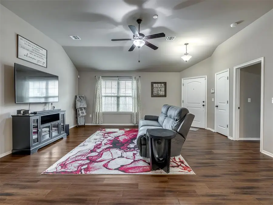 5810 Clearwater Drive, Oklahoma City, OK 73179 - #3