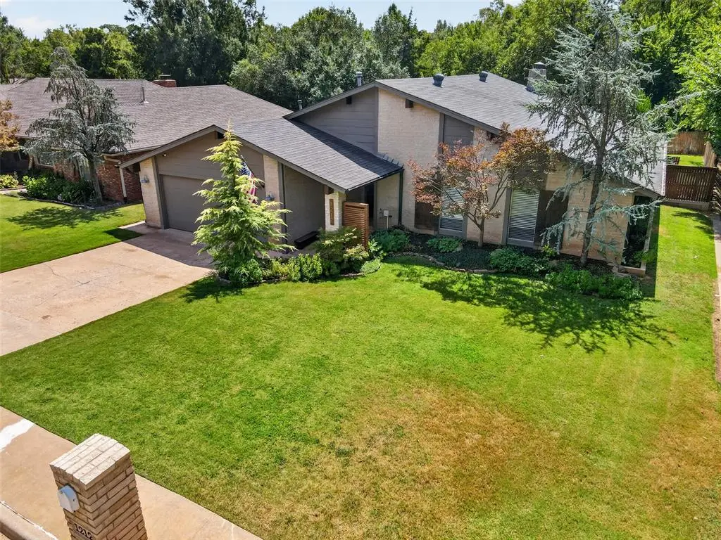 1212 Devonshire Court, Edmond, OK 73034 - #1