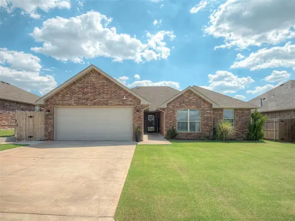 1915 Twisted Oak Court, Shawnee, OK 74804