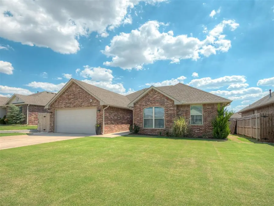 1915 Twisted Oak Court, Shawnee, OK 74804 - #2