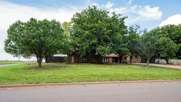 321 Grissom Drive, Elk City, OK 73644