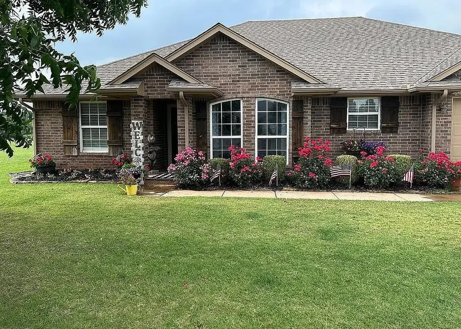 2096 County Road 1237, Tuttle, OK 73089 - #2
