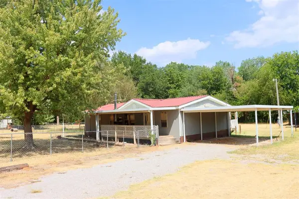 818 Coal Creek Road, Tuttle, OK 73089