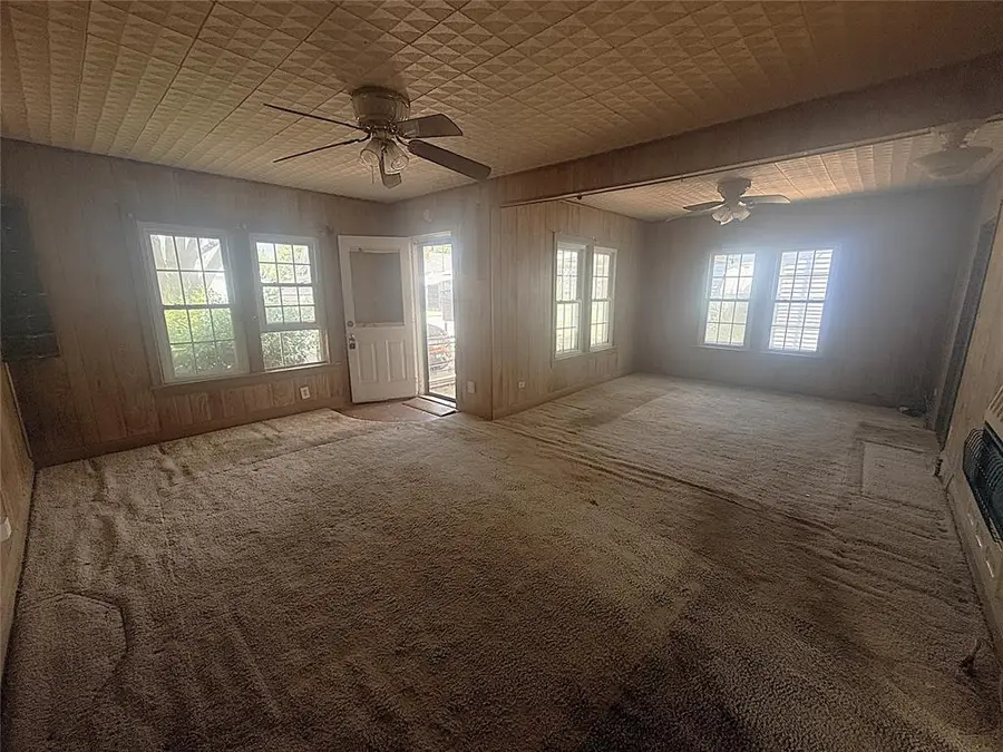406 W Virginia Avenue, Anadarko, OK 73005 - #3