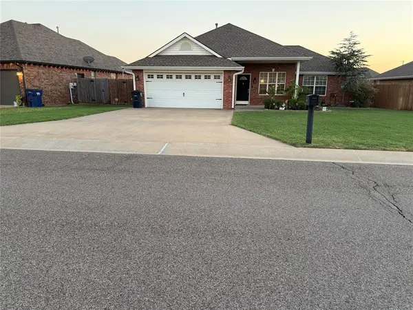 2220 Crooked Oak Drive, Shawnee, OK 74804