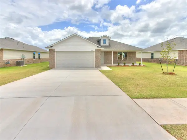 1212 E Stallion Lane, Mustang, OK 73064