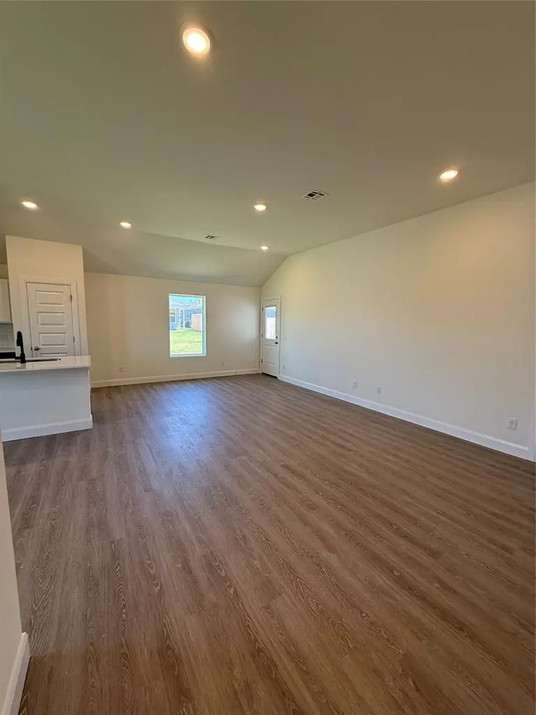 1205 E Stallion Lane, Mustang, OK 73064 - #2