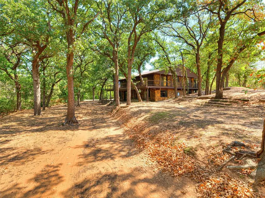 3521 N Bryant Avenue, Edmond, OK 73034 - #3