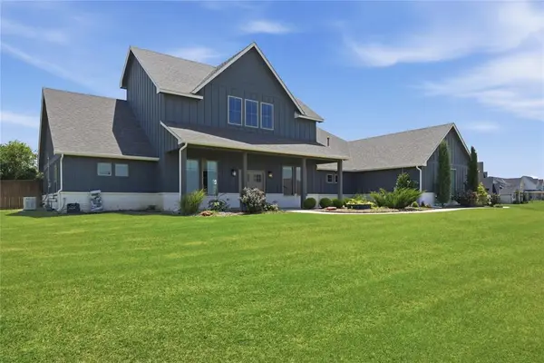 9921 Oakwood Drive, Edmond, OK 73025