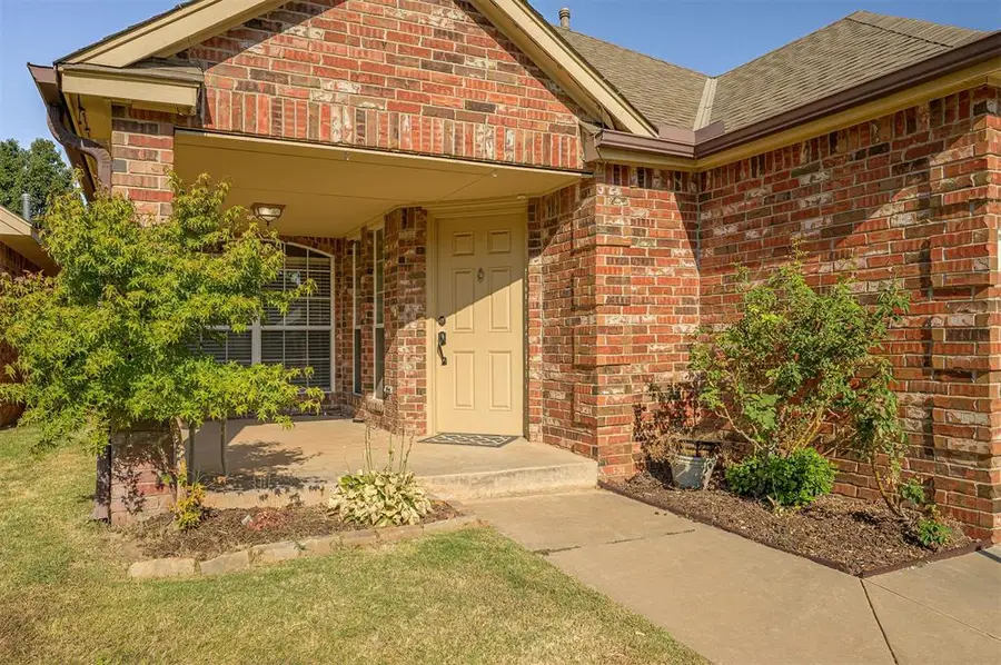 15 S Ridge Pointe Drive, Edmond, OK 73034 - #3