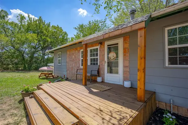 1400 Crestwood Road, Harrah, OK 73045