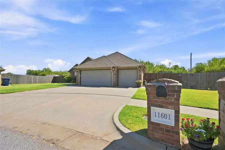 11601 SW 17th Court, Yukon, OK 73099 - #2