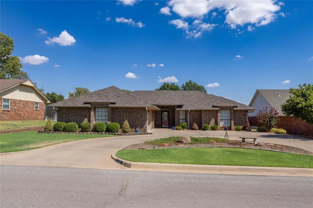 1401 Timber Creek, Weatherford, OK 73096 - #1