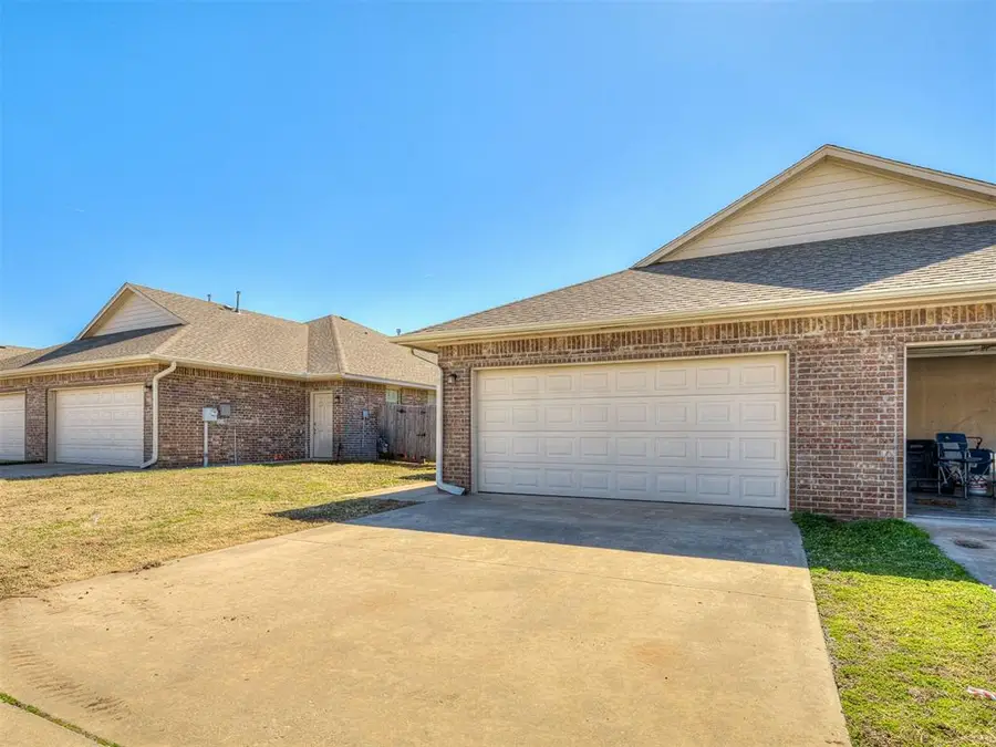 114 Ashley Drive, Edmond, OK 73003 - #3