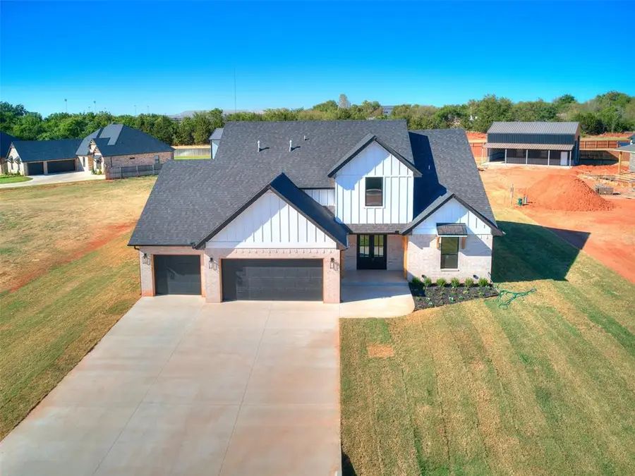 141 W Lynn Court Drive, Mustang, OK 73064 - #2