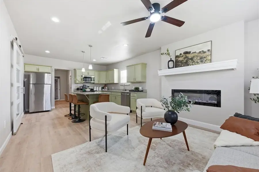 411 W Springer Avenue, Guthrie, OK 73044 - #3