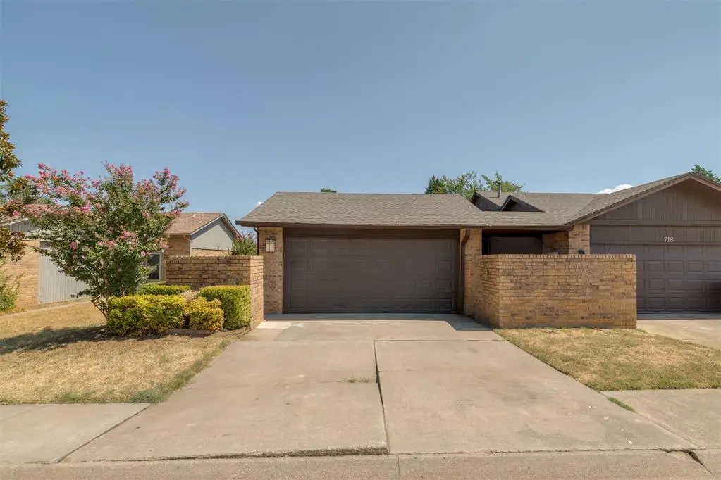 716 Stonecroft Circle, Edmond, OK 73034 - #1