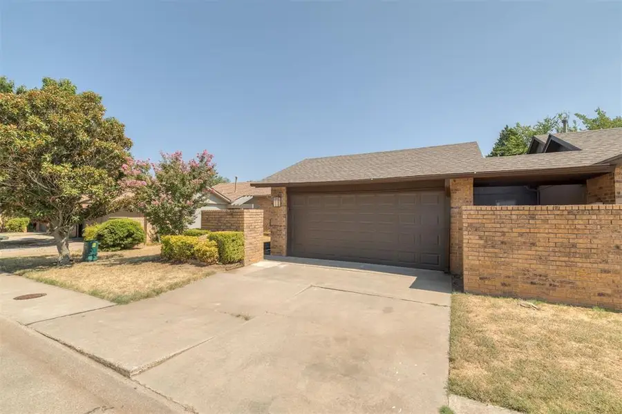 716 Stonecroft Circle, Edmond, OK 73034 - #2