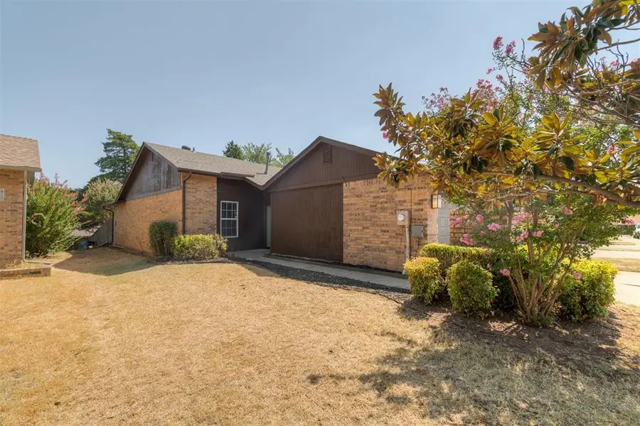 716 Stonecroft Circle, Edmond, OK 73034 - #3