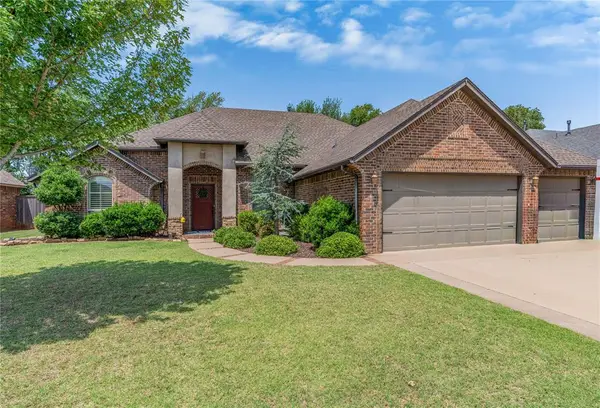 2113 Sycamore Creek Avenue, Yukon, OK 73099
