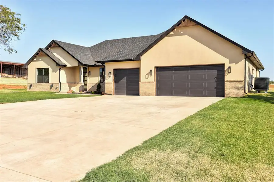 2444 Wolf Creek Bend, Blanchard, OK 73010 - #2