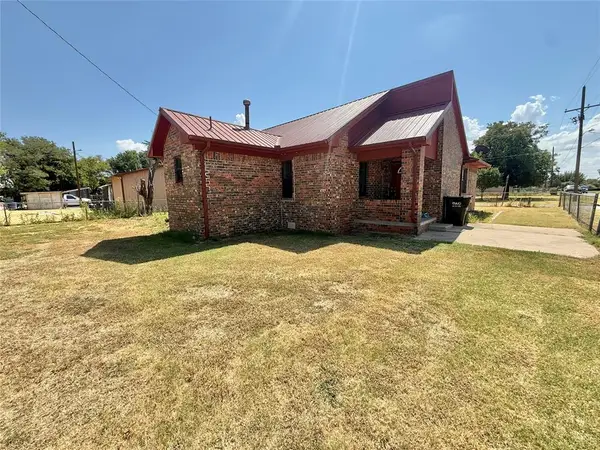 134 S Grand Avenue, Martha, OK 73556