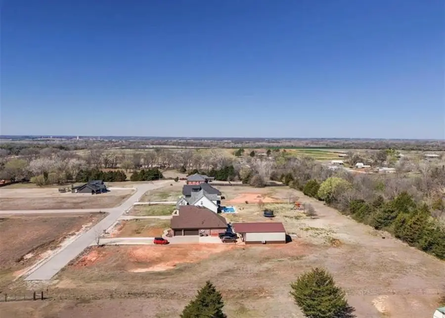 70 Kristin Court, Shawnee, OK 74804 - #2