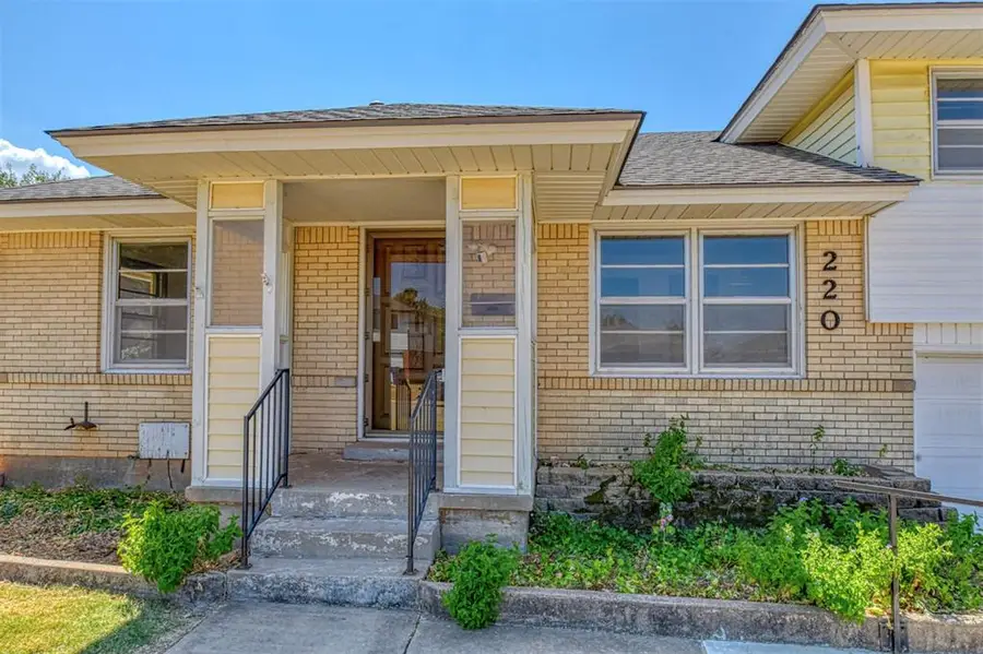 220 W Glenhaven Drive, Midwest City, OK 73110 - #3