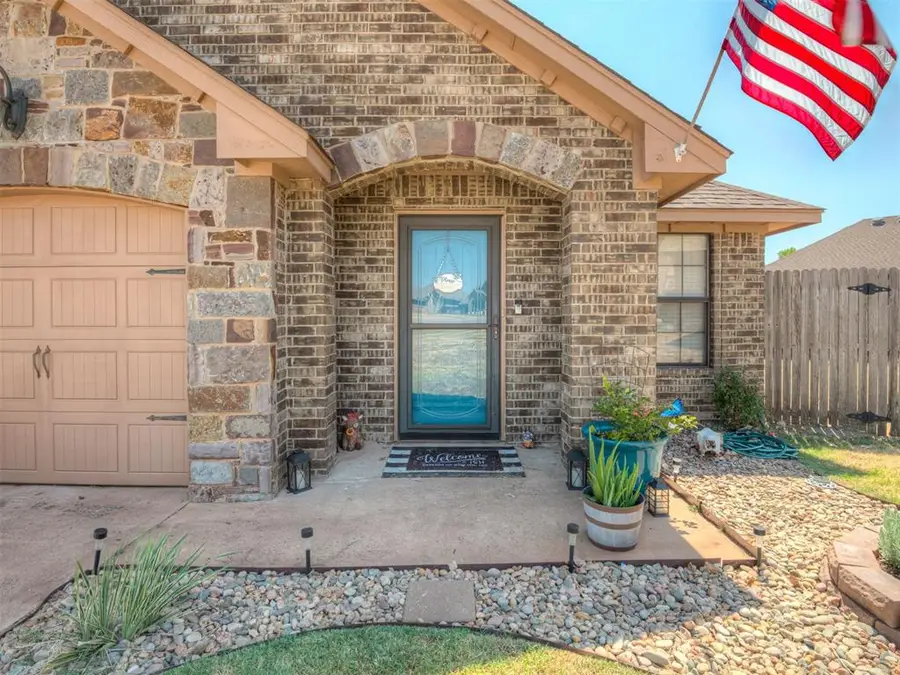 958 Cotswold Court, Blanchard, OK 73010 - #2