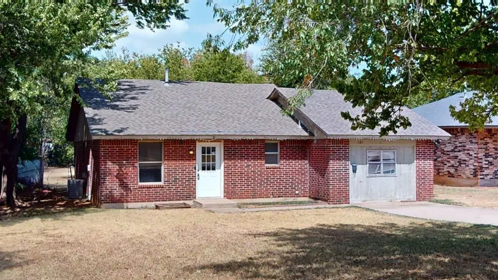 121 W Clegern Avenue, Edmond, OK 73003 - #1