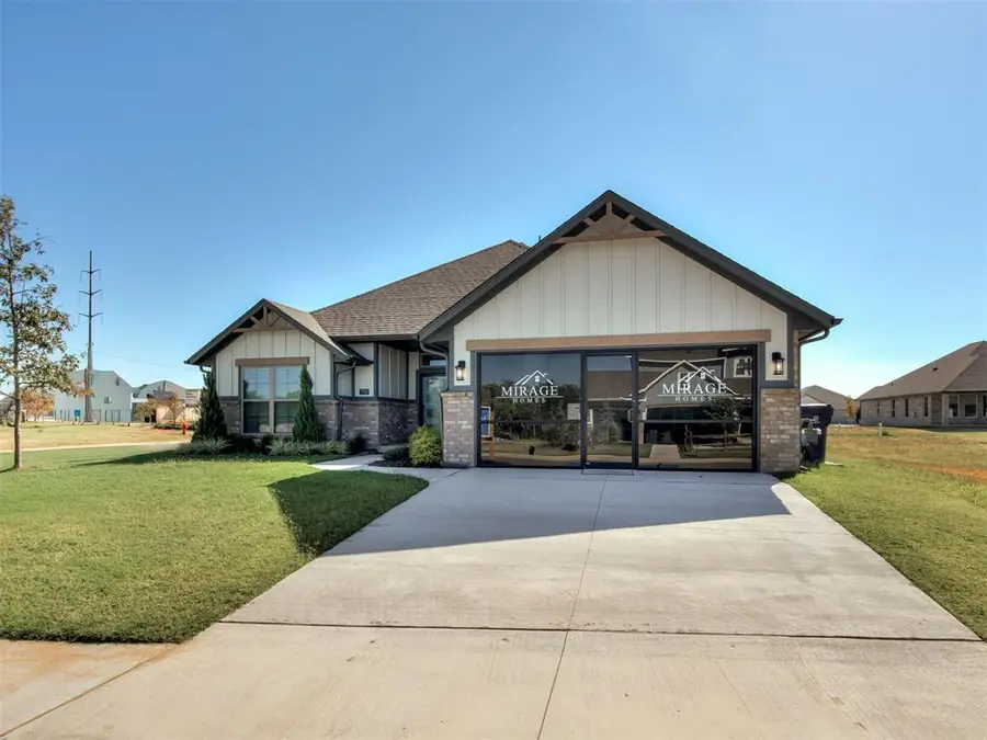 7720 Woods Edge Way, Yukon, OK 73099 - #2