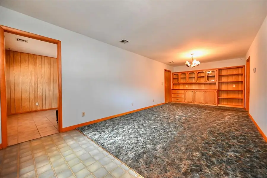 815 S 19th Street, Chickasha, OK 73018 - #2