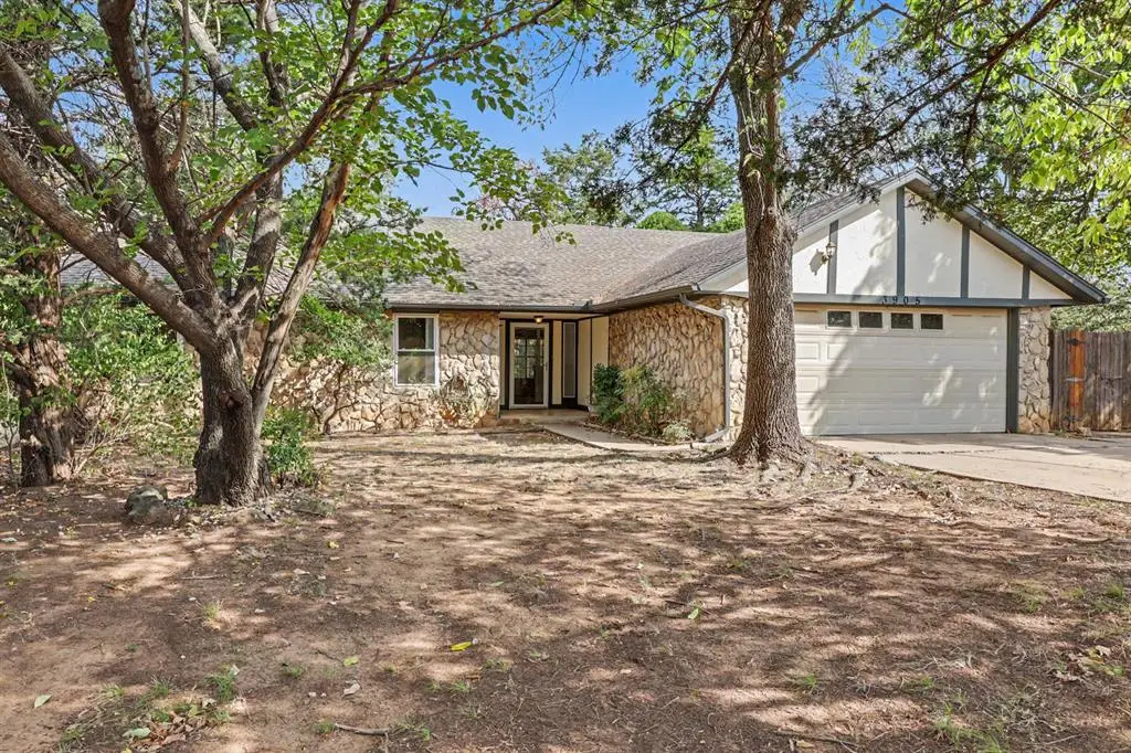 3905 Green Oaks Way, Edmond, OK 73034 - #1