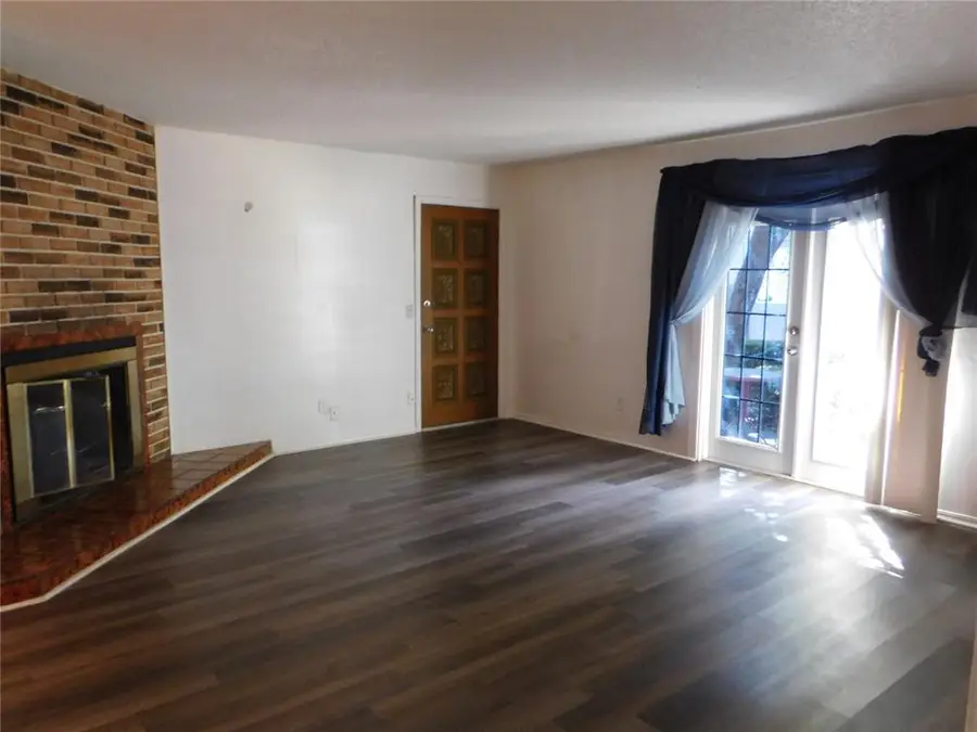 6026 Nw Expressway #B, Warr Acres, OK 73132 - #3
