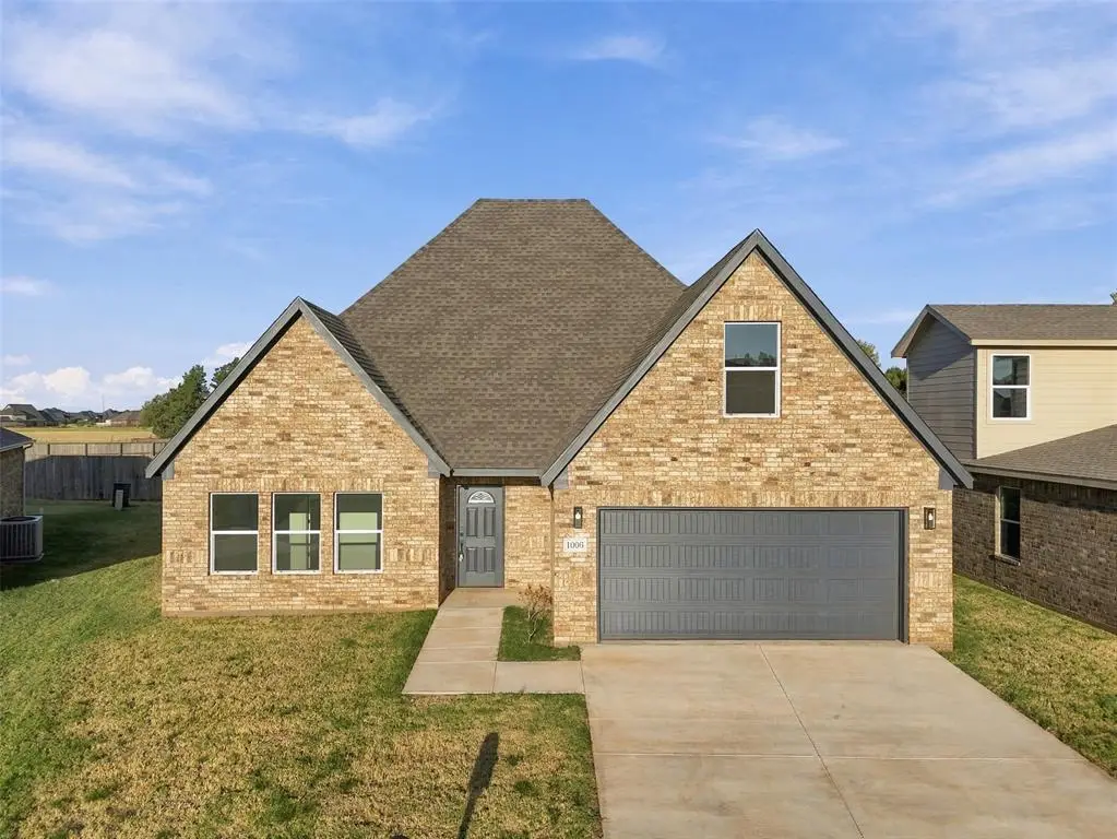 800 Chateau Court, Kingfisher, OK 73750 - #1
