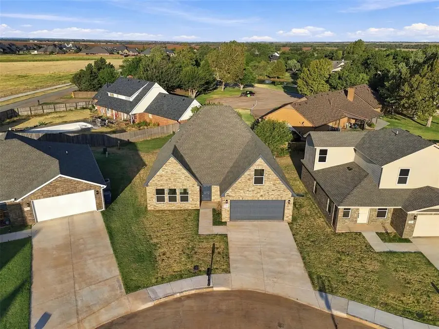 800 Chateau Court, Kingfisher, OK 73750 - #3
