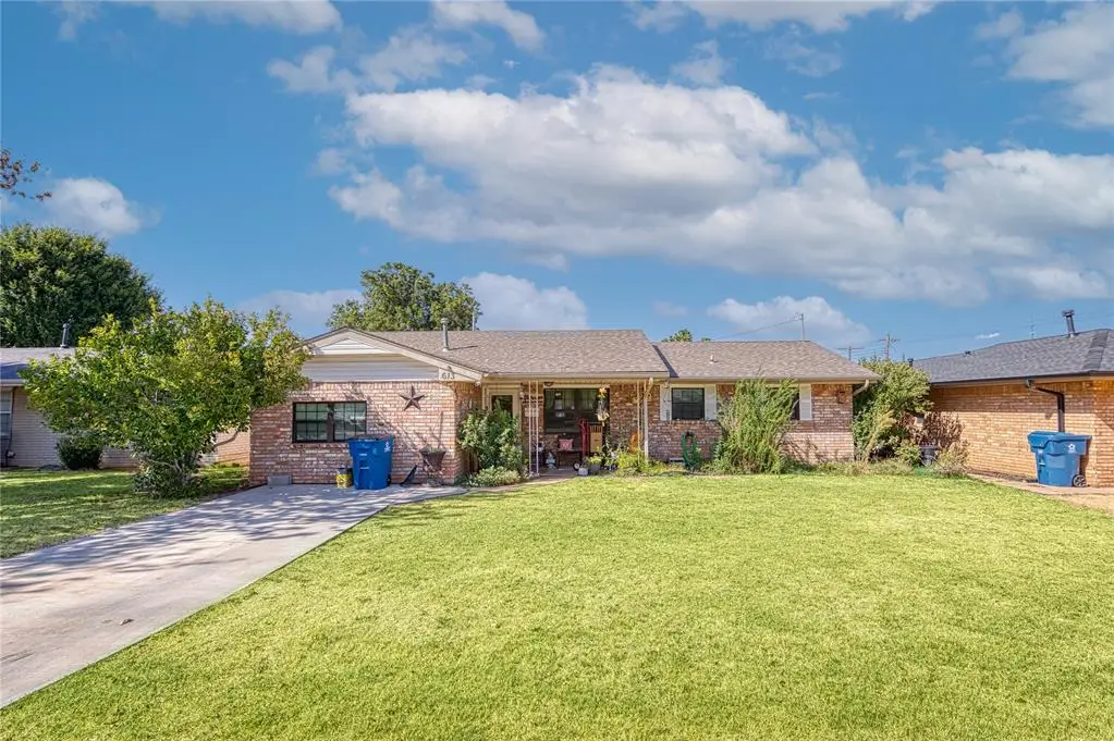 613 W 10th Street, Cordell, OK 73632 - #1