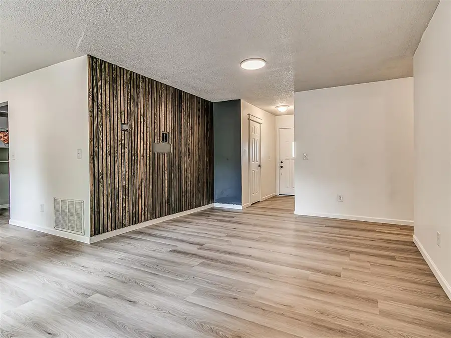 9620 NE 4th Street, Midwest City, OK 73130 - #3