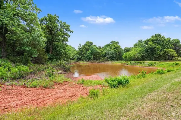 7531 Redbud Trail, Guthrie, OK 73044