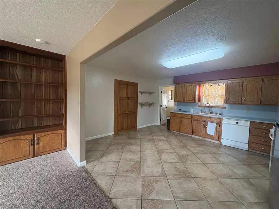 314 N 4th Avenue, Fairview, OK 73737 - #3