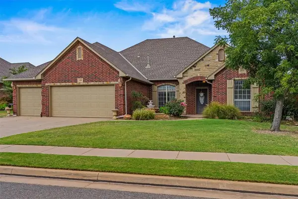 129 Bonaire Drive, Edmond, OK 73013
