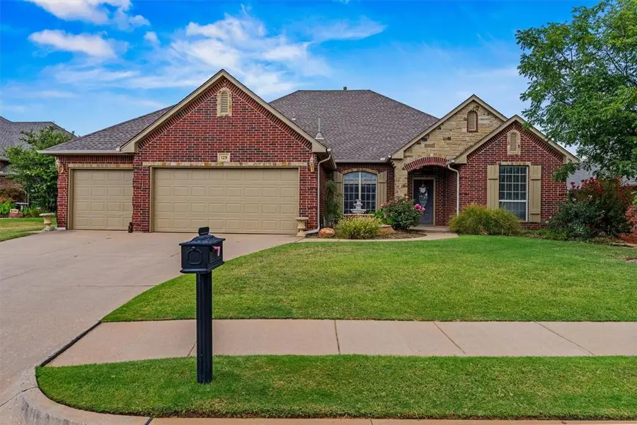 129 Bonaire Drive, Edmond, OK 73013 - #2