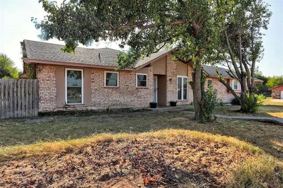 8801 Oakridge Drive, Midwest City, OK 73110 - #2