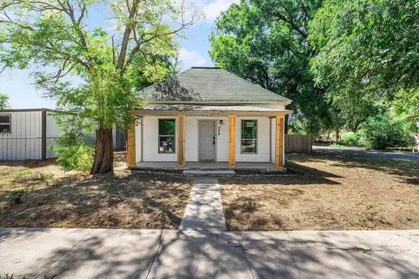 224 W 1st Street, Carnegie, OK 73015
