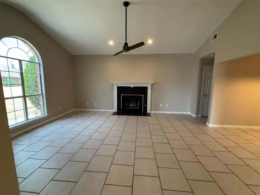 2932 Laurel Circle, Altus, OK 73521 - #2