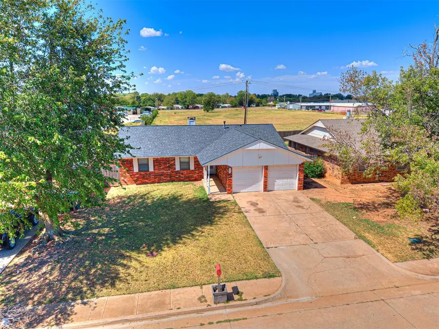 601 Crown Drive, Yukon, OK 73099 - #3