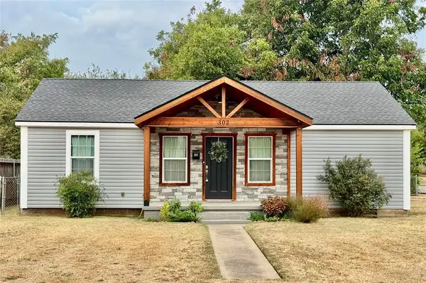 302 S 15th Street, Chickasha, OK 73018