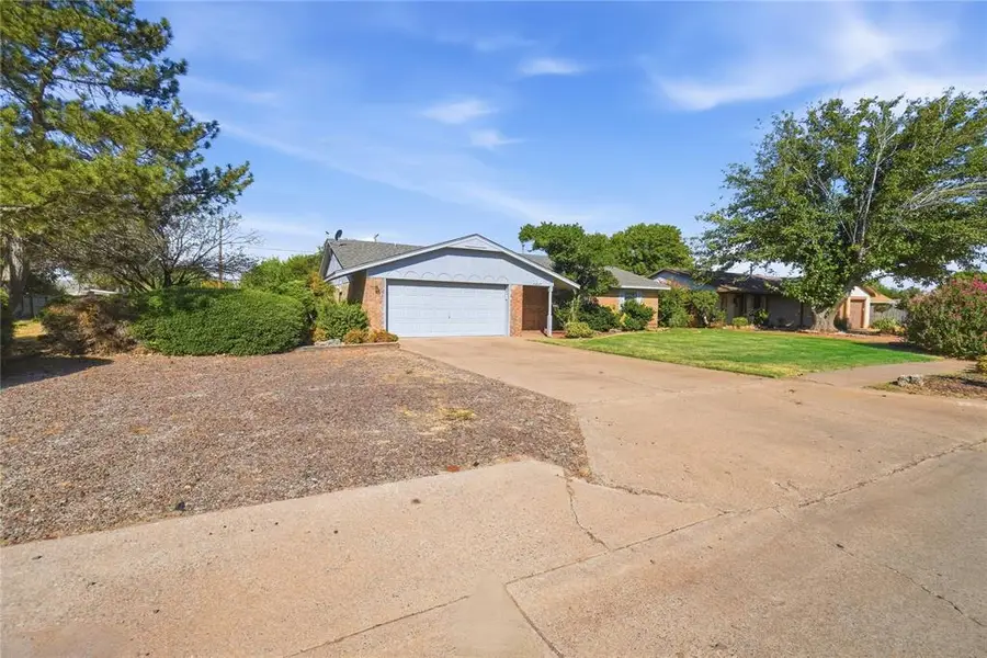 2219 N Flamingo Lane, Altus, OK 73521 - #2