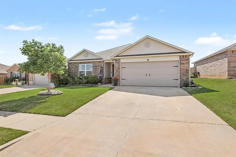 9628 High Noon Road, Yukon, OK 73099 - #2