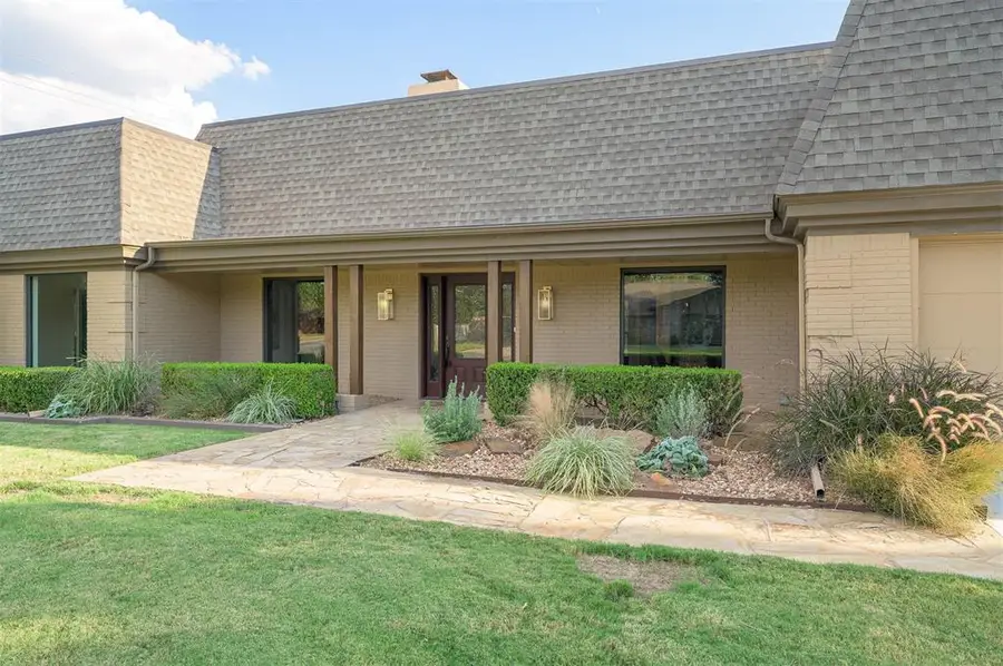 2900 Drakestone Avenue, Oklahoma City, OK 73120 - #2